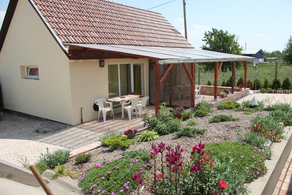 Szep Kert Vendeghaz Hotell Szekszárd Exteriör bild