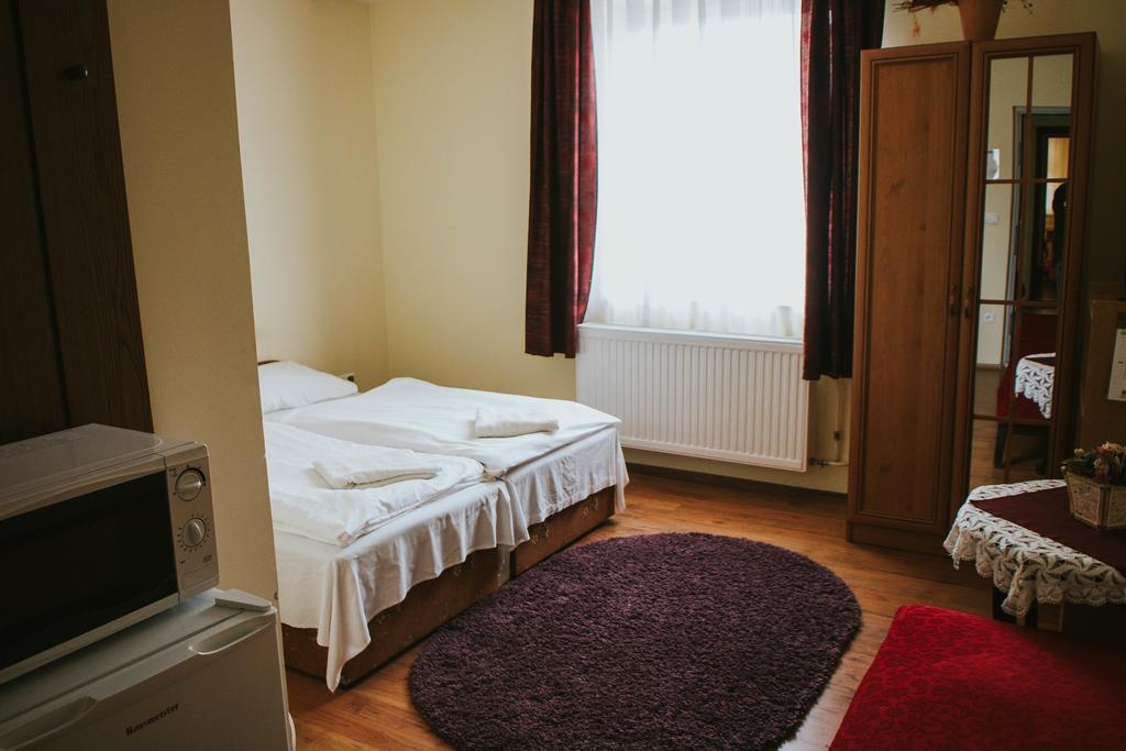 Szep Kert Vendeghaz Hotell Szekszárd Exteriör bild