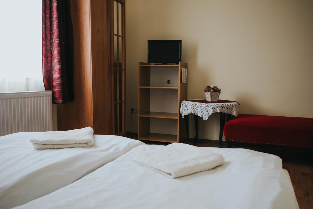 Szep Kert Vendeghaz Hotell Szekszárd Exteriör bild