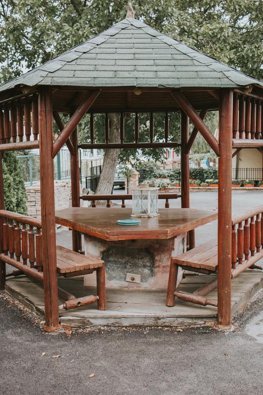 Szep Kert Vendeghaz Hotell Szekszárd Exteriör bild